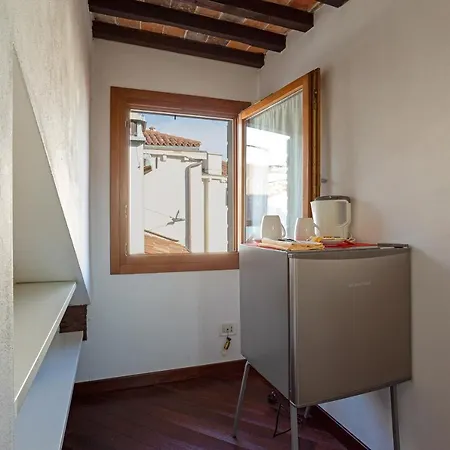 Rialto Canal View アパート *