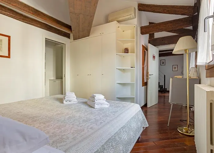 Rialto Canal View Appartamento *