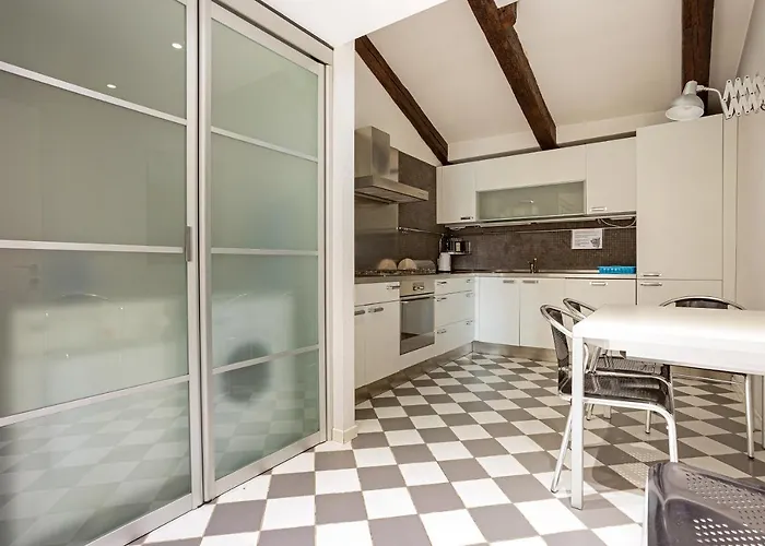 Διαμέρισμα Rialto Canal View *